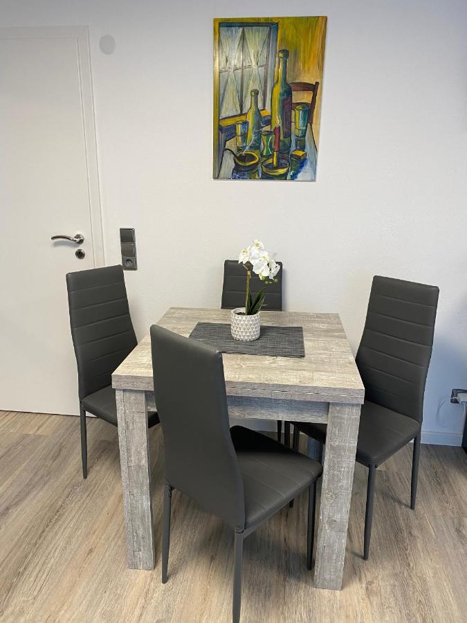1,5 Zimmer Apartment In S-Bahn Naehe, 35 Qm, Max 4 Pers, Zentral, Private Terasse, Internet 250 Mbit Gärtringen Esterno foto