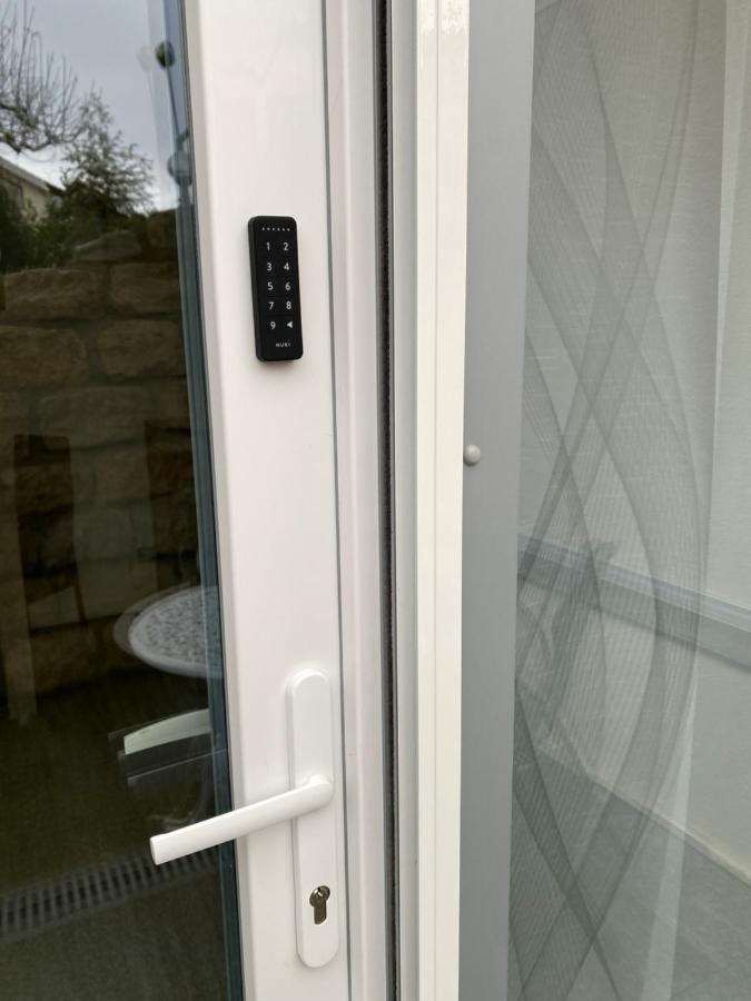 1,5 Zimmer Apartment In S-Bahn Naehe, 35 Qm, Max 4 Pers, Zentral, Private Terasse, Internet 250 Mbit Gärtringen Esterno foto